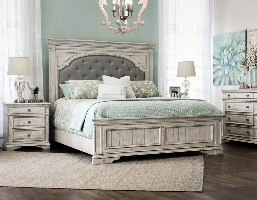 Steve Silver Highland Park King Panel Bed in Cathedral White